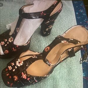 Jessica Simpson Floral Platform Sandals 8.5